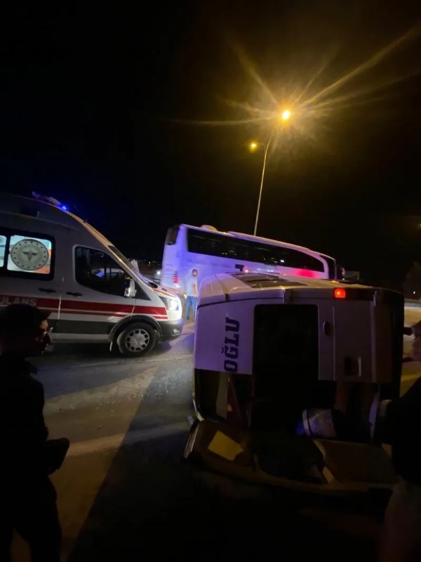 Kahramanmaraş'ta işçi servisi devrildi: 9 yaralı